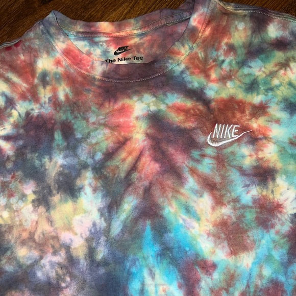 Nike Active Blue Red Multicolor Tie Dye Classic Cotton Short Sleeve Shirt Size M - Picture 9 of 11